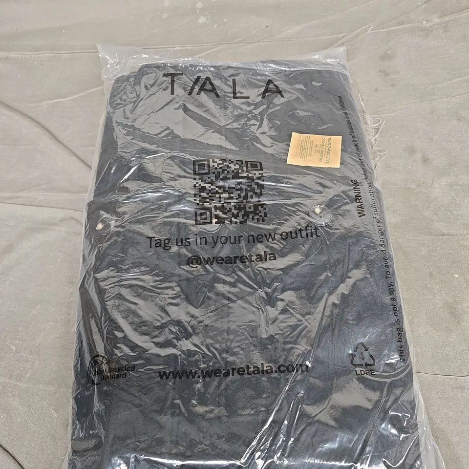 TALA WOOL BLEND OVERSIZED OVERCOAT – UK SMALL – TRUE BLACK