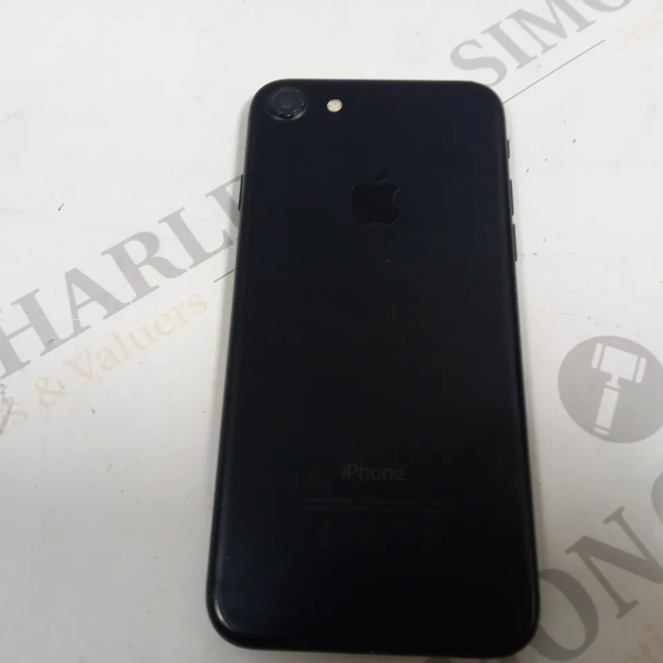 APPLE IPHONE 7 (A1778) SMARTPHONE