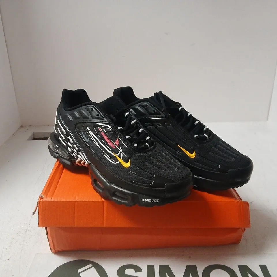 NIKE TUNED AIR MAX PLUS BLACK WHITE UK 8.5
