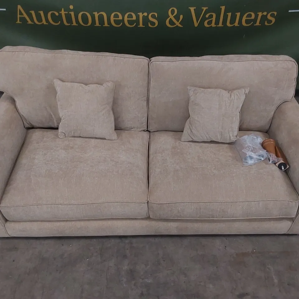 QUALITY DESIGNER WILLIAM 3 SEATER FABRIC UPHOLSTERED CUDDLER SOFA