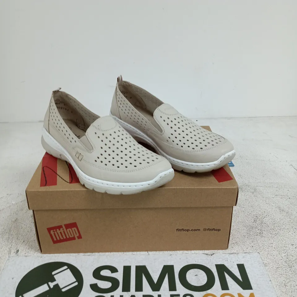 RIEKER LEATHER PUMPS CREAM SIZE 7.5