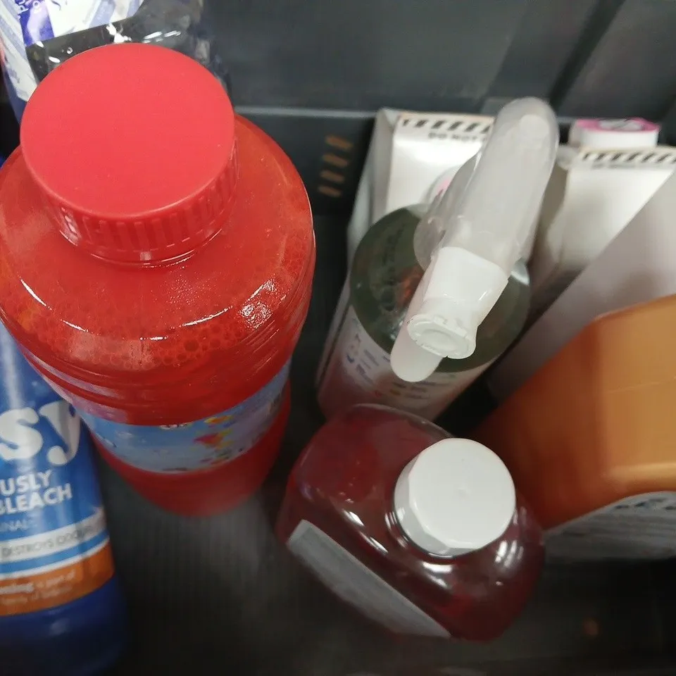 APPROXIMATELY 10 ASSORTED HOUSEHOLD ITEMS TO INCLUDE FABRIC SOFTENER, ELBOW GREASE, INSTRUMENT SOAK, ETC