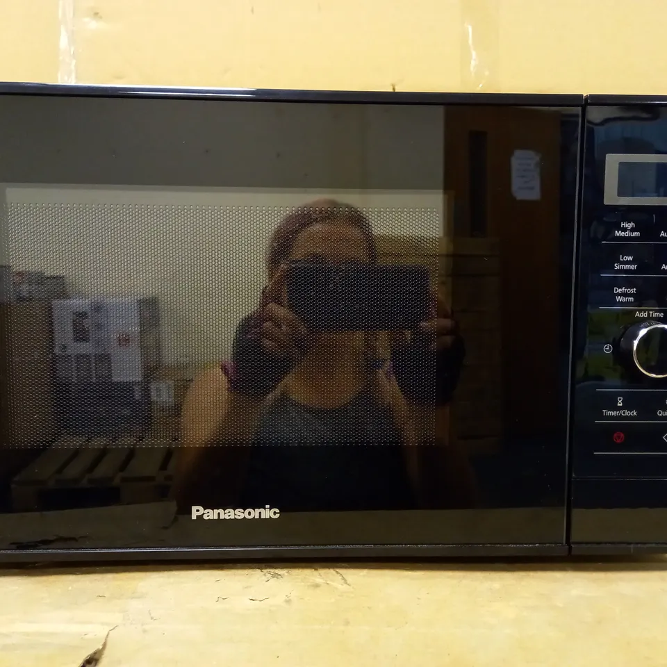PANASONIC INVERTER MICROWAVE OVEN - BLACK
