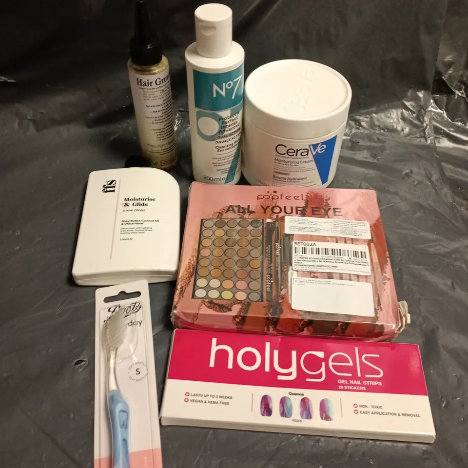 APPROXIMATELY 15 ASSORTED HEALTH & BEAUTY PRODUCTS TO INCLUDE GEL NAIL STRIPS, CERAVE CREAM, FFS SHAVING CREAM ETC 