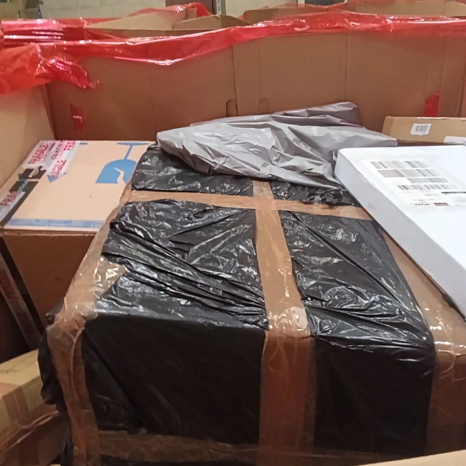 PALLET OF ASSORTED ITEMS INCLUDING - FOLDING PLAY MAT