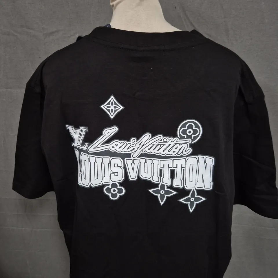 LOUIS VUITTON GRAPHIC LOGO TEE IN BLACK SIZE M