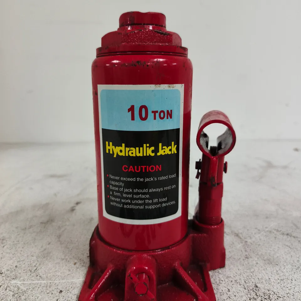 RED HYDRAULIC BOTTLE JACK