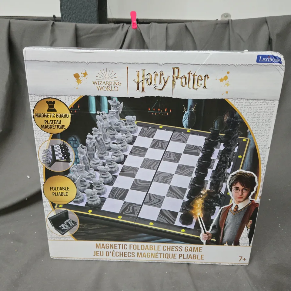 BOXED HARRY POTTER MAGNETIC FOLDABLE CHESS GAME RRP £49.99