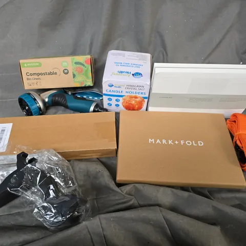 APPROXIMATELY 12 ASSORTED HOUSEHOLD ITEMS TO INCLUDE BIN LINERS, SALT CANDLE HOLDERS, PLANNER PAD, ETC