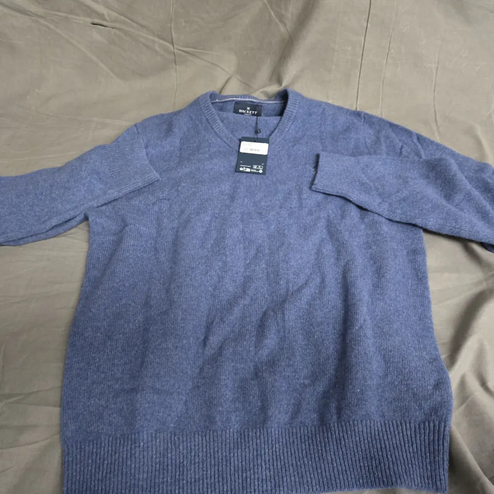 HACKET LONDON LAMBSWOOL V NECK CHAMBRAY BLUE SMALL 