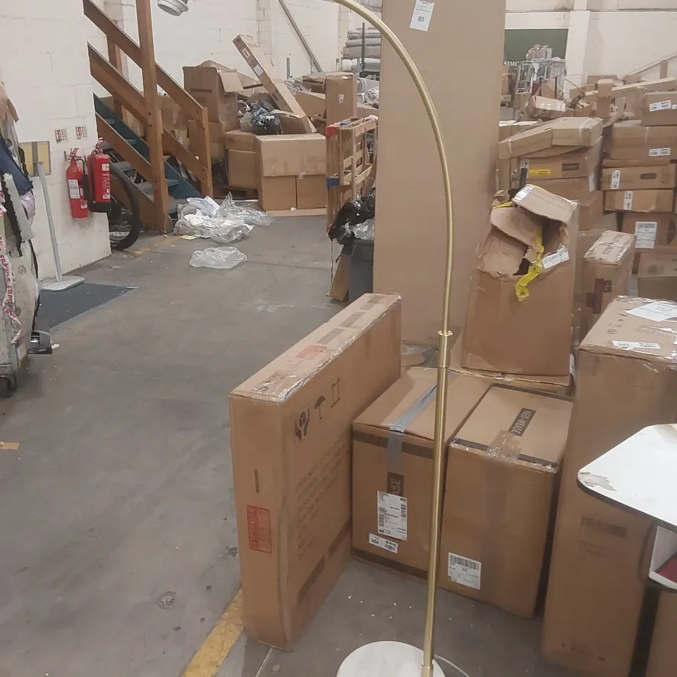 DESIGNER ARC FLOOR LAMP WITH WHITE BASE
