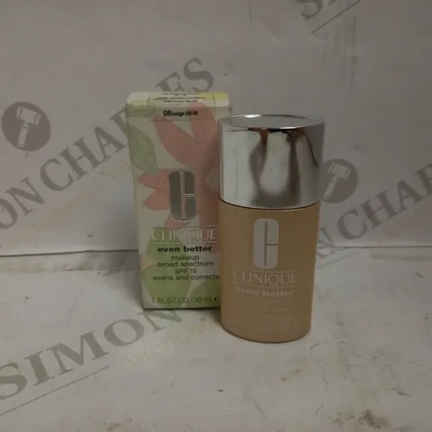 CLINIQUE EVEN BETTER MAKEUP "EVENS AND CORRECTS" 30ML - 08 BEIGE