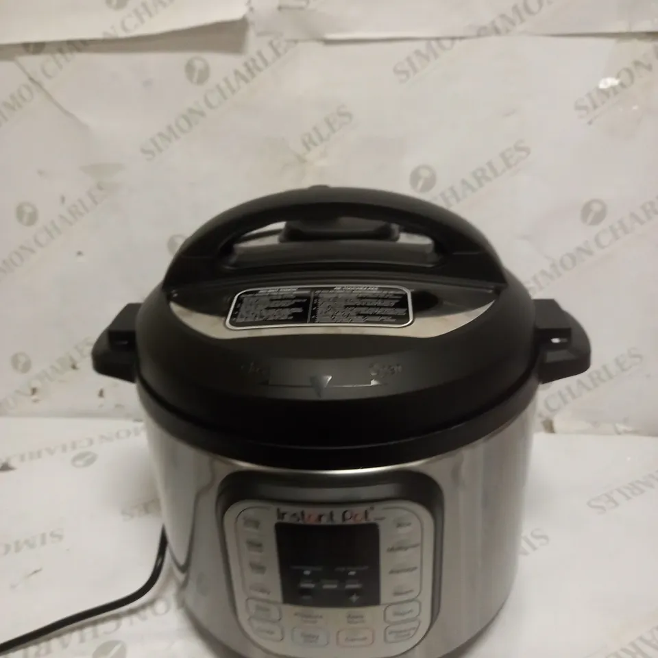 INSTANT POT DUO ELECTRIC PRESSURE COOKER 