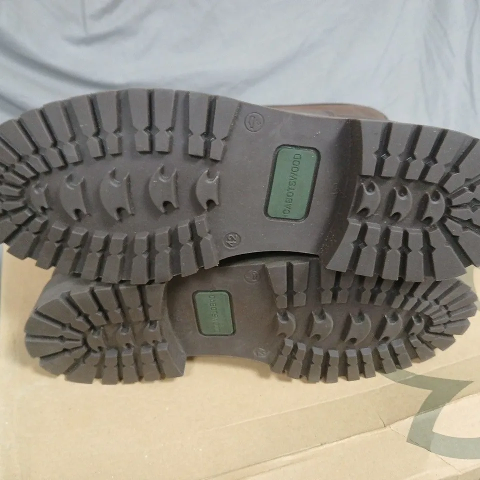 CABOTS WOOD BROWN LEATHER KNEE-HIGH BOOTS – WOMEN'S - 42