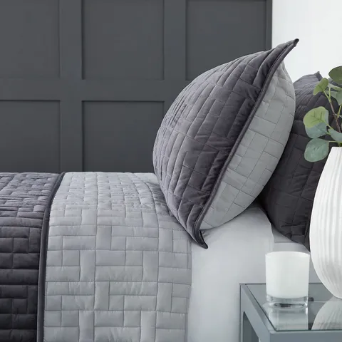 K BY KELLY HOPPEN LUXURY VELVET REVERSIBLE FILLED BEDSPREAD AND SET OF 2 SHAMS
