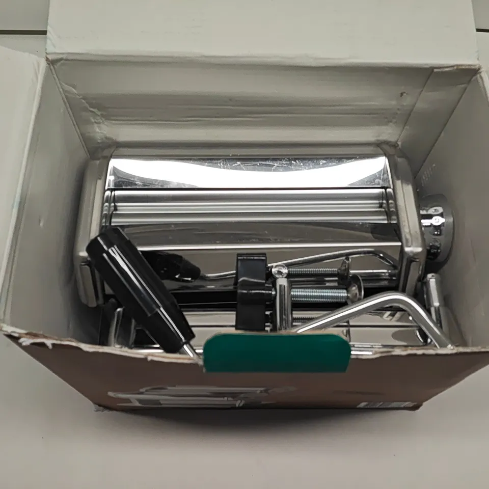 BOXED JAMIE OLIVER PASTA MACHINE