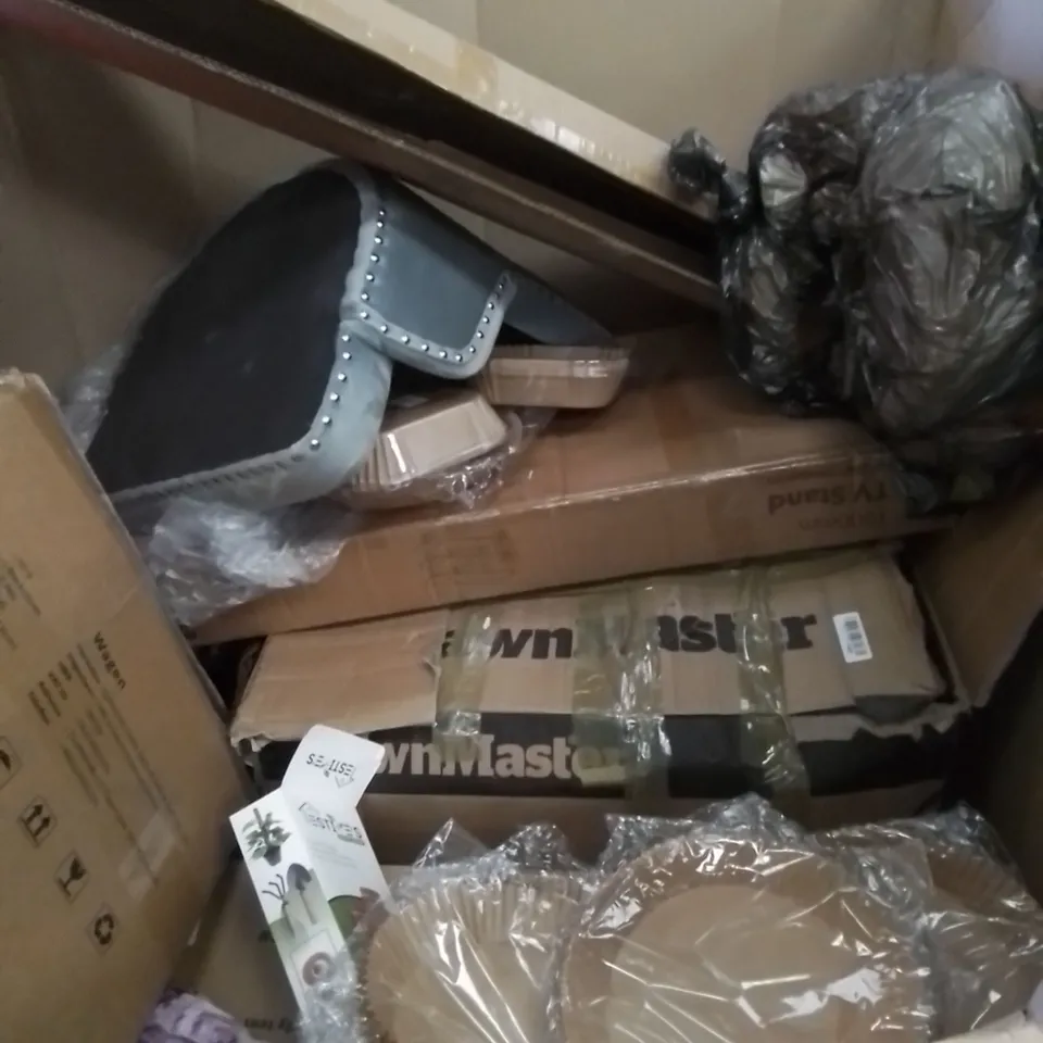 PALLET CONTAINING ASSORTED HOUSEHOLD & HOME IMPROVEMENT PRODUCTS. INCLUDES TV UNIT, LAWNMOWER, TRAVEL SUITCASE, CHAIR, SOLAR STAIR LIGHT, AIR FRYER PAPER LINERS ETC 