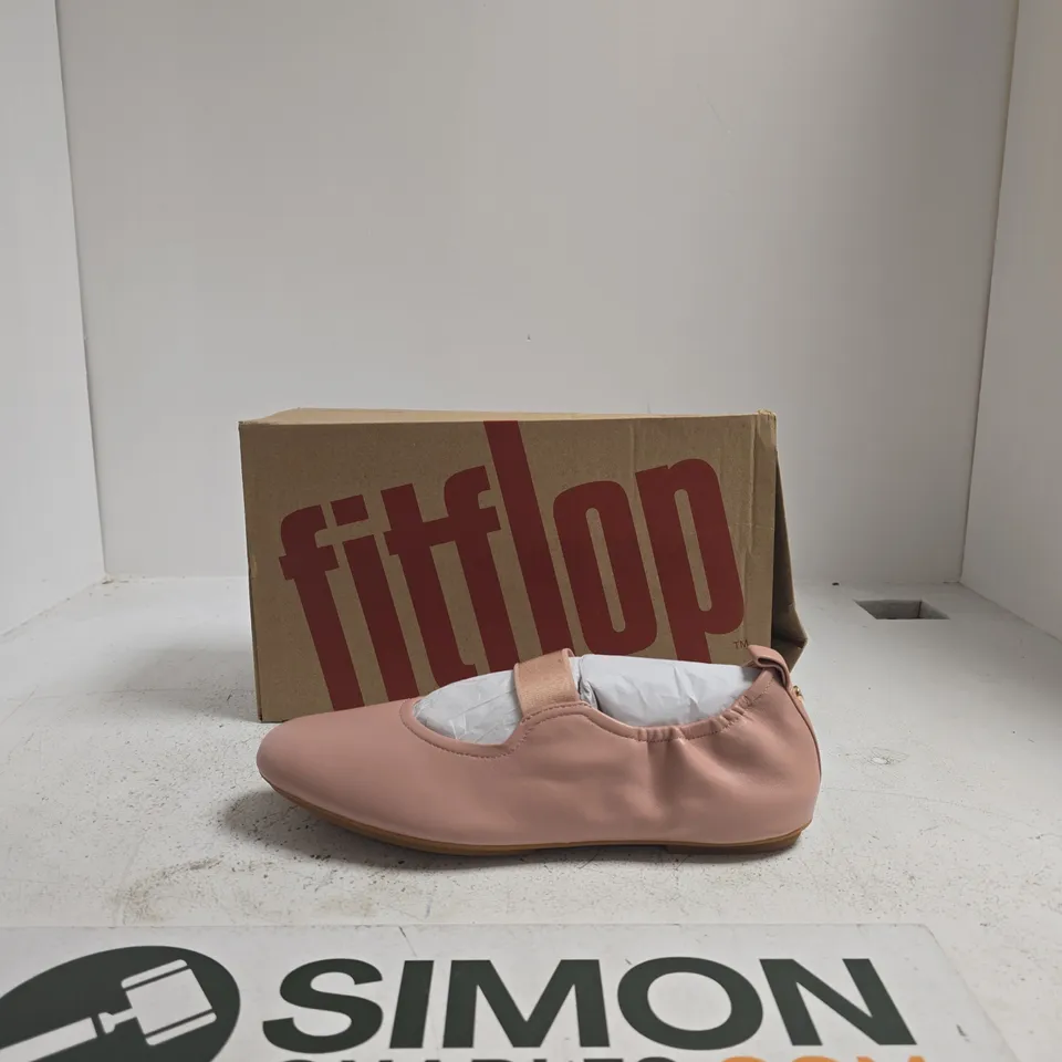 UK 8 FITFLOP DELICATO POISE LEATHER MARY JANES – BLUSH