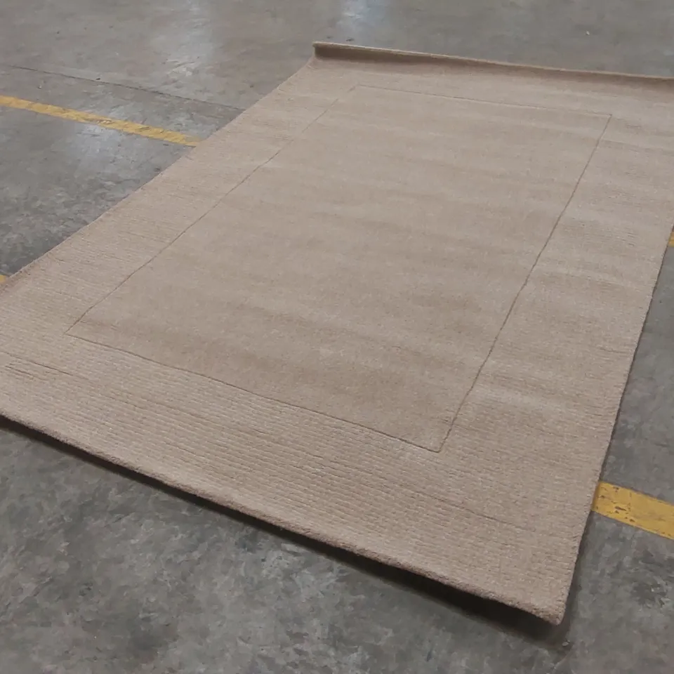 QUALITY DESIGNER AREA RUG - APPROXIMATELY 290 x 200cm