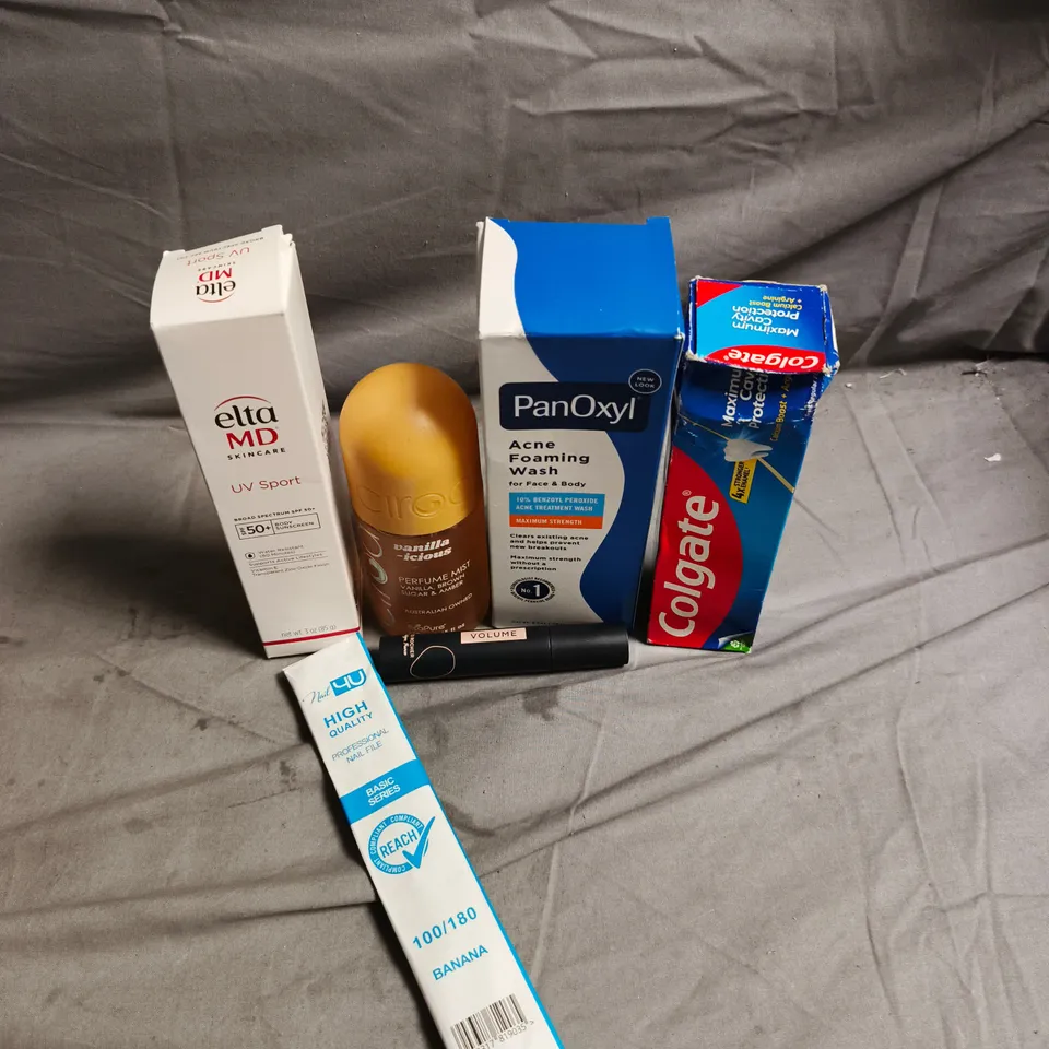 APPROXIMATELY 20 HEALTH AND BEAUTY PRODUCTS TO INCLUDE PANOXYL ACNE FOAMING WASH, COLGATE TOOTHPASTE AND CIROA PERFUME MIST