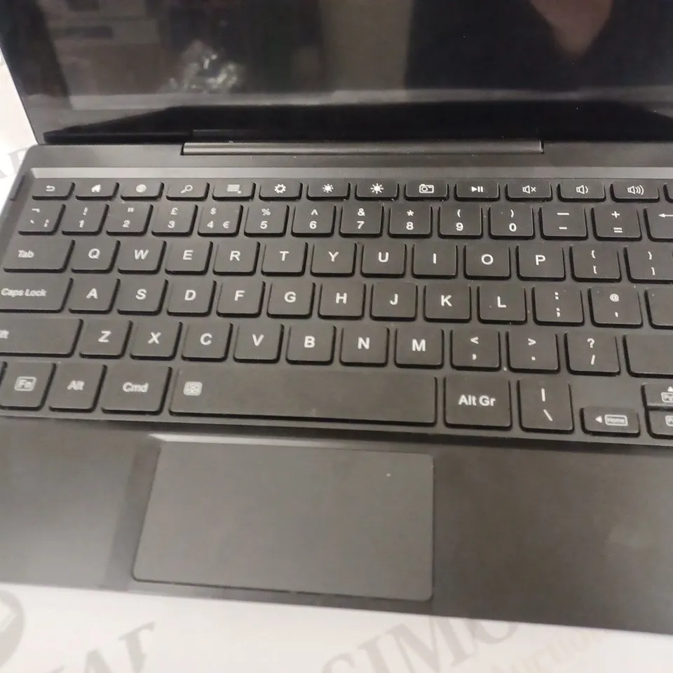 RCA TABLET WITH DETACHABLE KEYBOARD