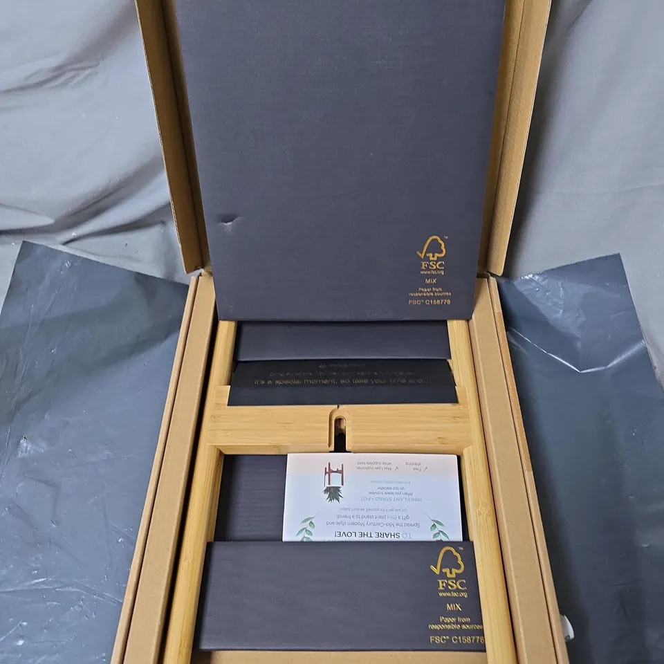 BOXED FOX & FERN 8" BAMBOO PLANT STAND 