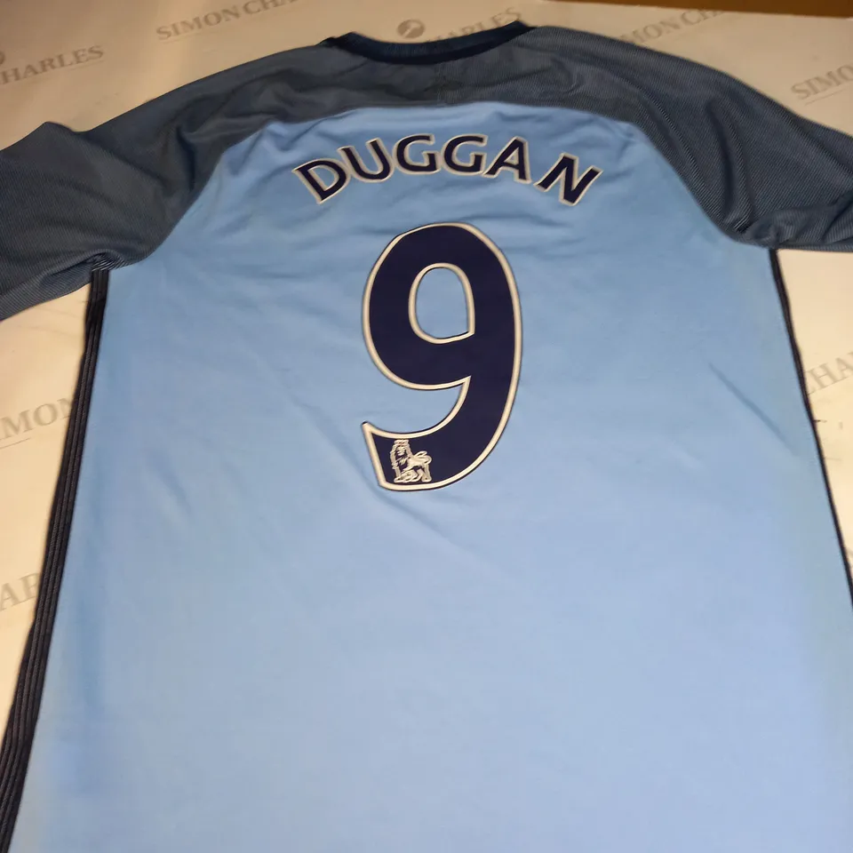 MANCHESTER CITY FC HOME SHIRT WITH DUGGAN 9 SIZE M
