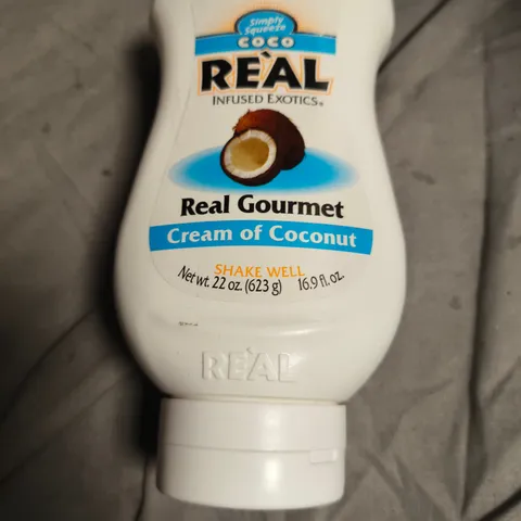 APPROXIMATELY 10 ASSORTED FOOD ITEMS INCLUDING GOODRAYS CBD DRINK , REAL GOURMET CREAM OF COCONUT AND SNAKING CHEESE