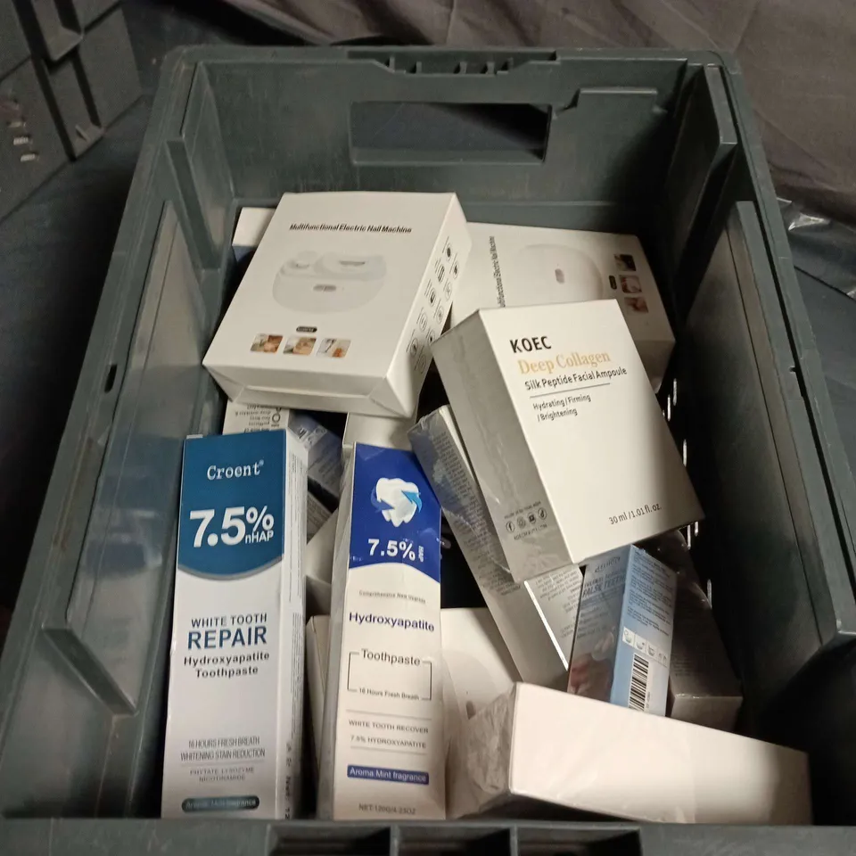 APPROXIMATELY 20 ASSORTED HEALTH AND BEAUTY ITEMS INCLUDING TEMPORARY EYE TIGHTENER , KOEC DEEP COLLAGEN AND THERMAL FORMING FALSE TEETH 