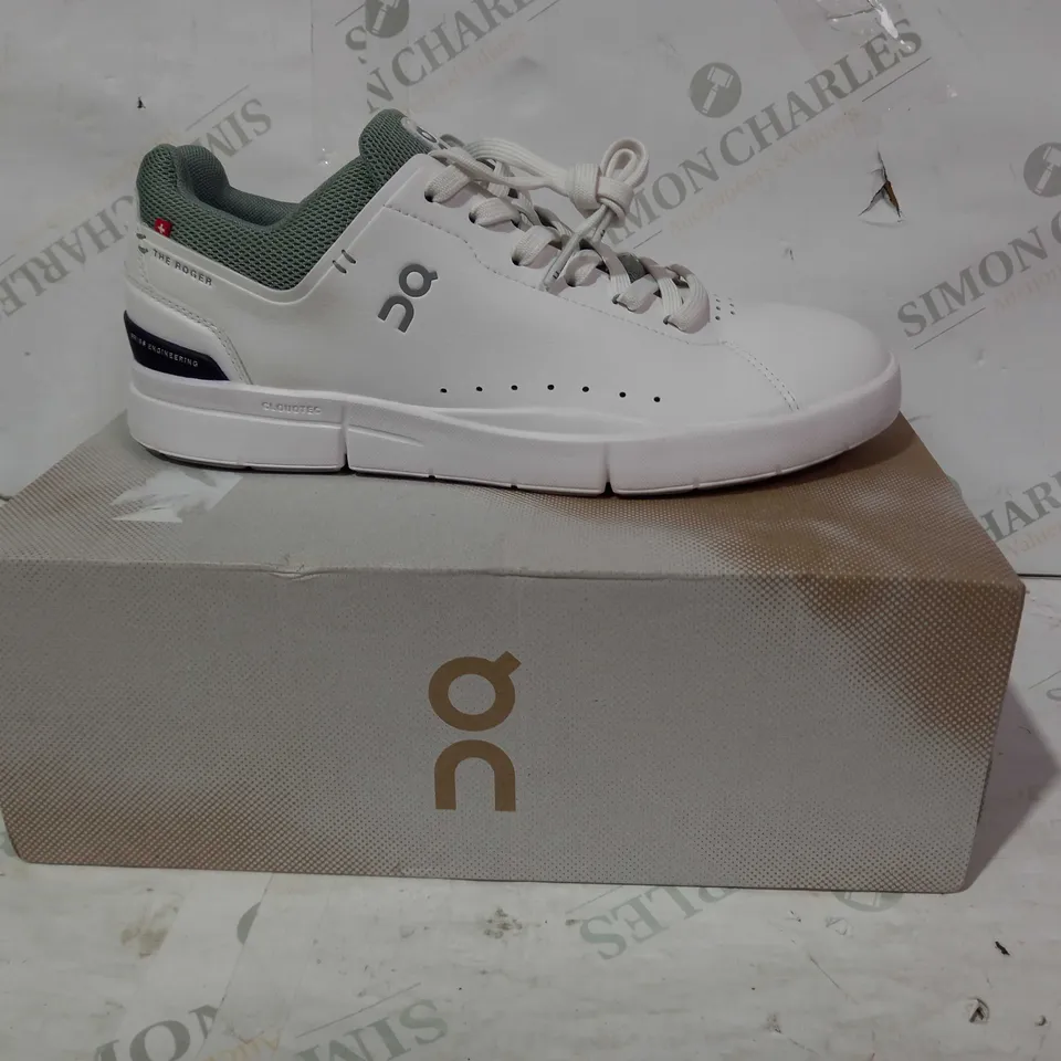 BOXED PAIR OF ON THE ROGER SHOES IN WHITE/MINT UK SIZE 9