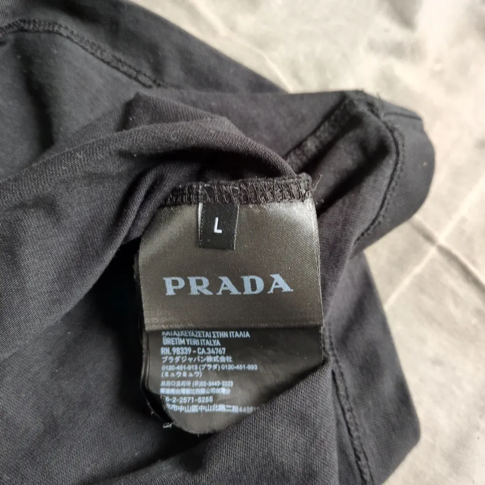 PRADA T-SHIRT – BLACK – SIZE L