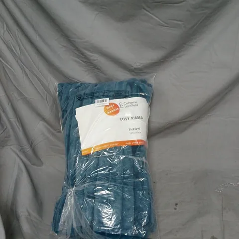 BOX OF APPROXIMATELY 5 CATHERINE LANSFIELD BEDDING PRODUCTS(ASSORTED COLORS AND SIZES) TO INCLUDE: RIBBED THROW AND CUDDLY THROW