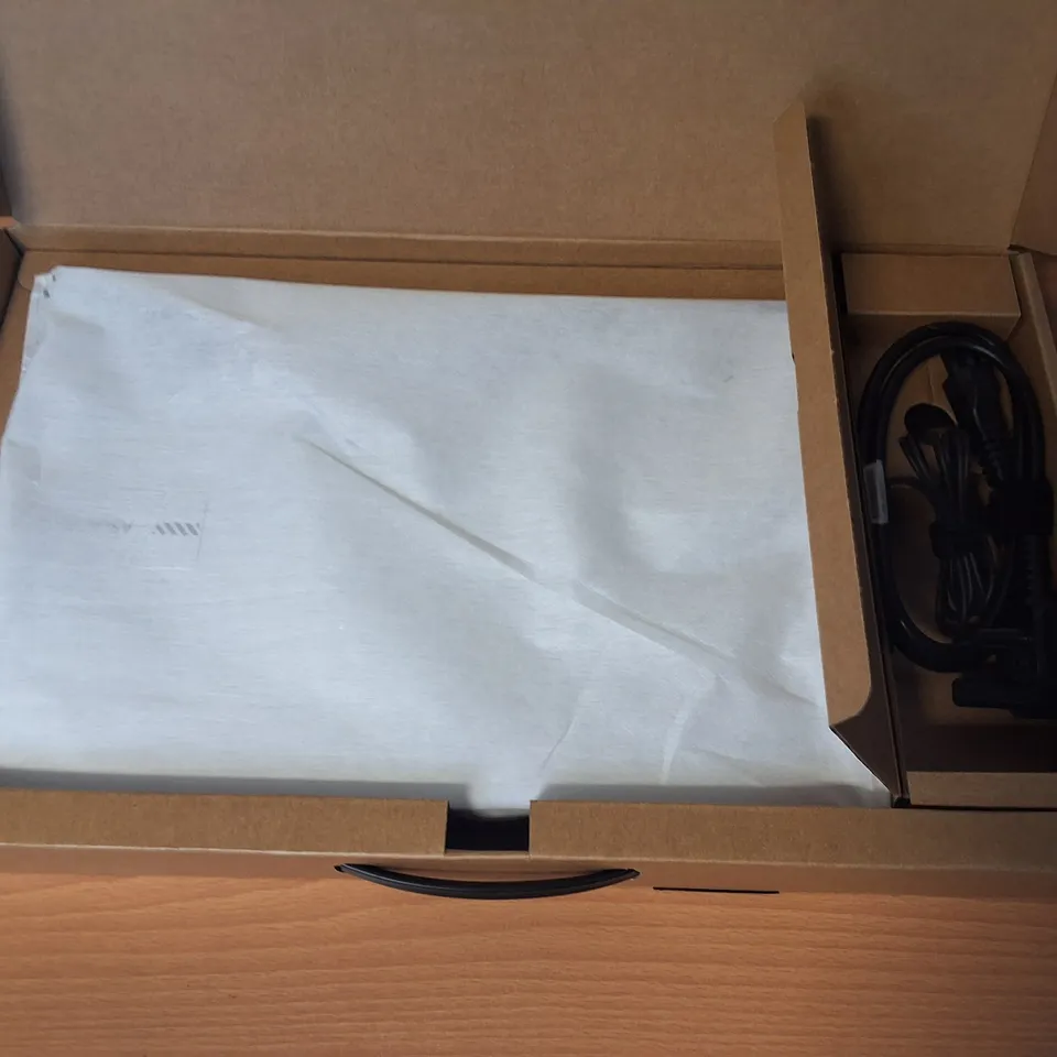 BOXED ASUS VIVOBOOK AMD R7-7730U 522GB SSD LAPTOP IN SILVER - M1502Y