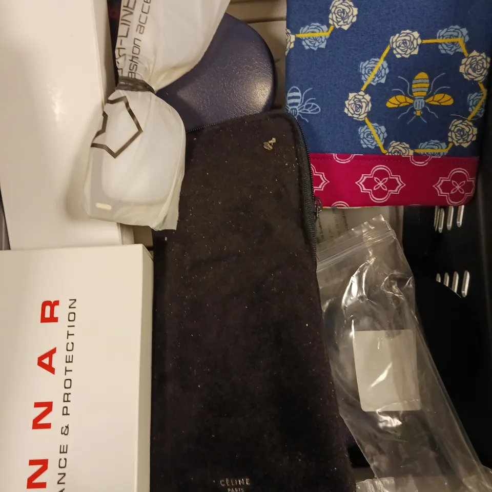 APPROXIMATELY 20 ASSORTED GLASSES/SUNGLASSES IN VARIOUS DESIGNS 