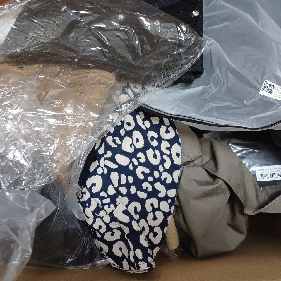 BOX OF APPROXIMATELY 25 ASSORTED CLOTHING ITEMS TO INCUDE - SOCKS , T-SHIRT , SPORTS BRA ETC 