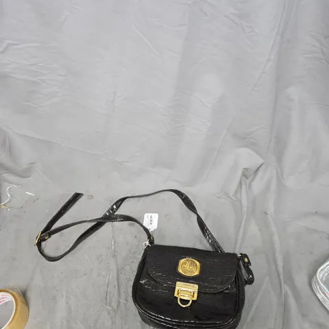 BOX OF APPROXIMATELY 14 ASSORTED ITEMS TO INCLUDE: BLACK HANDBAG AND CLEAR HANDBAG
