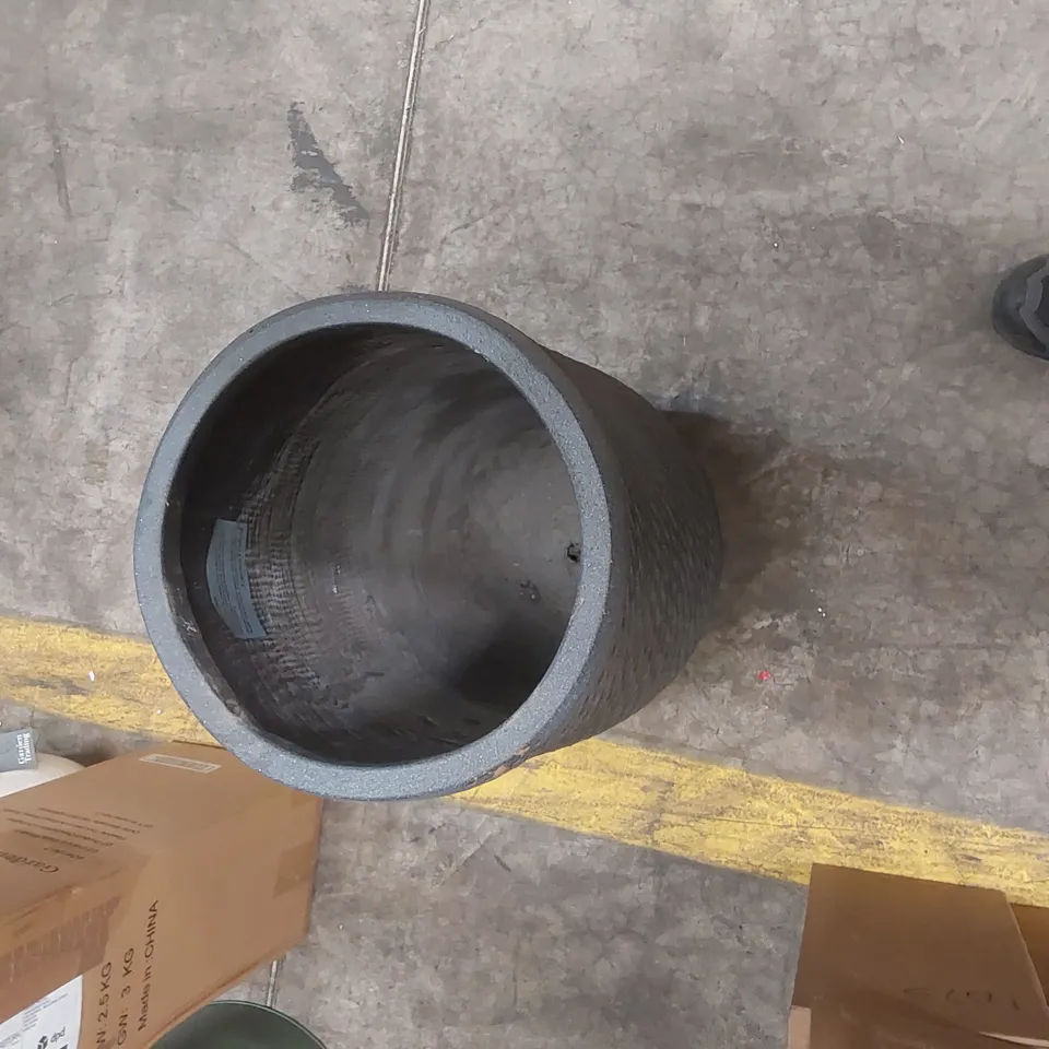 TALL FIBRE CLAY PLANTER