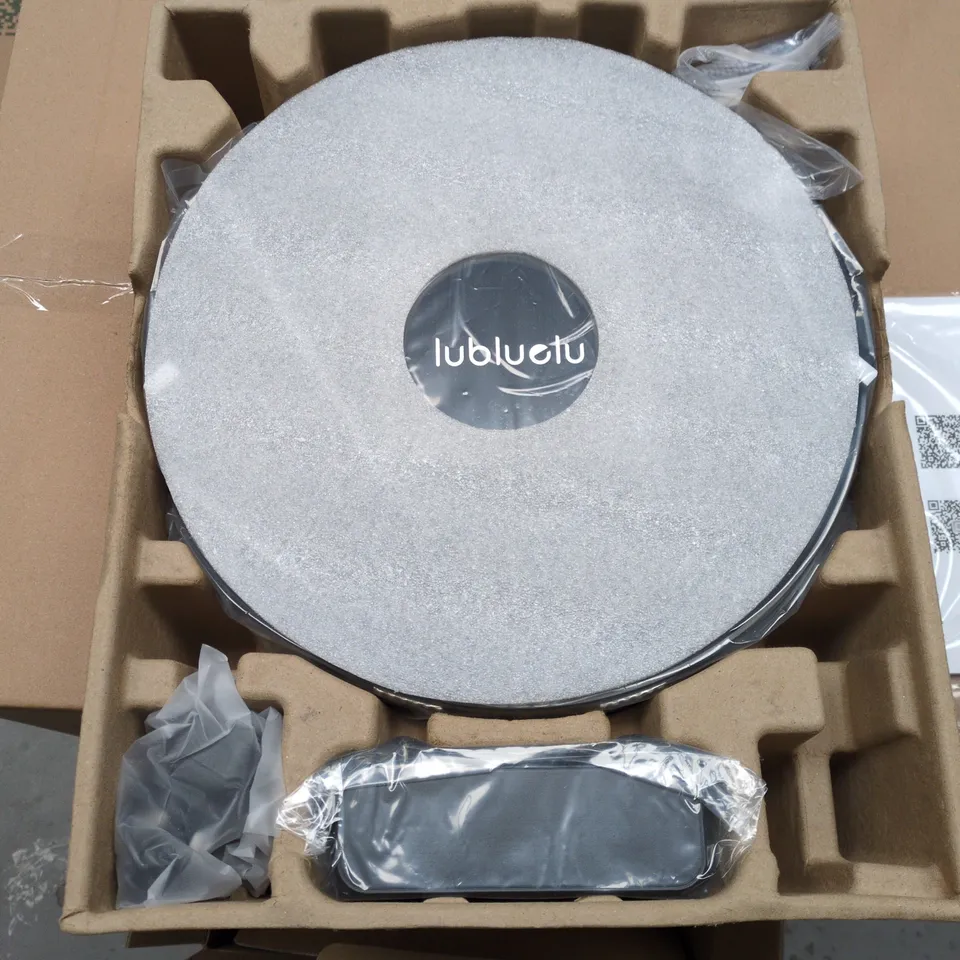 ROBOT VACUUM CLEANER – ROUND, BOXED 