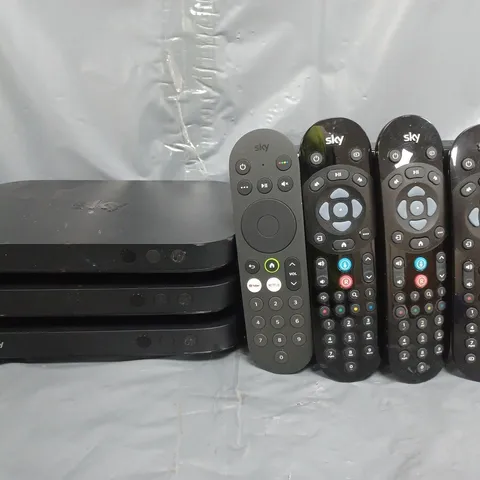APPROXIMATELY 10 ASSORTED HOUSEHOLD ITEMS TO INCLUDE SKY Q MINI BOX, SKY REMOTE, ETC