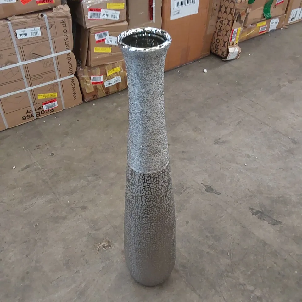 BOXED DESIGNER CERAMIC VASE