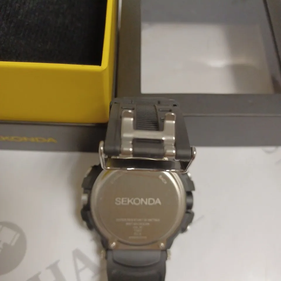 SEKONDA GENTS DIGITAL WATCH WITH SILICON - BLACK