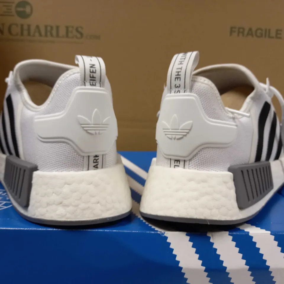 BOXED PAIR OF ADIDAS WHITE/LOGO TRAINERS - SIZE 11.5