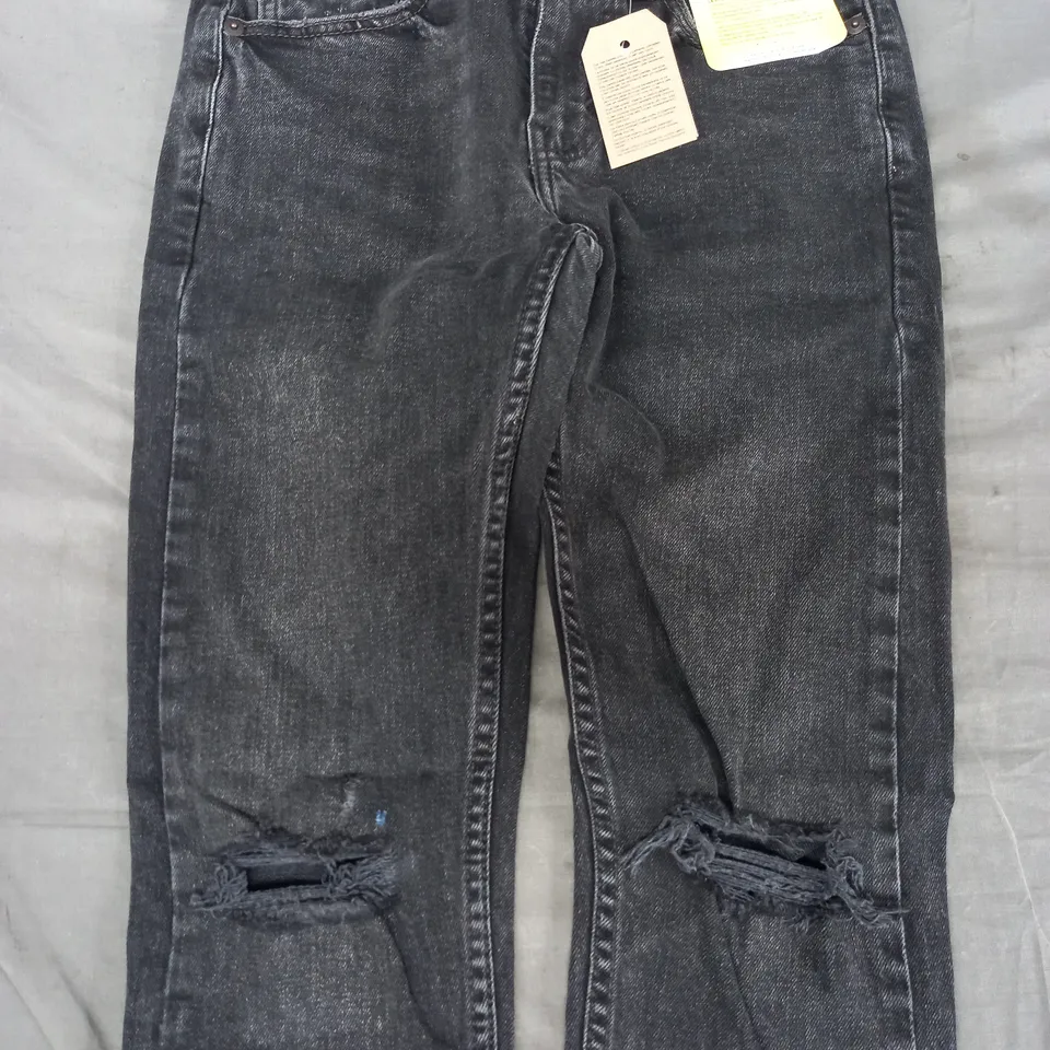 LEVI'S 519 EXTREME SKINNY HI-BALL RIPPED/DISTRESSED JEANS IN BLACK SIZE 28