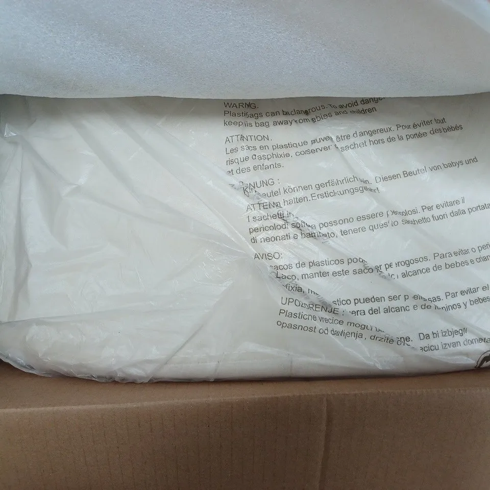 BOXED DOMU BTFY CREAM CHAIR 4000315