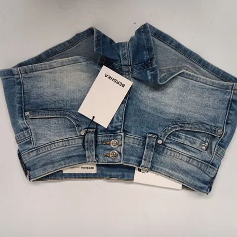 BERSHKA DENIM SHORTS IN BLUE SIZE 6