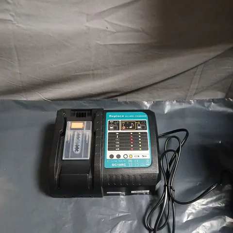 DC18RC CHARGER UNIT WITH BATTERY PACK 