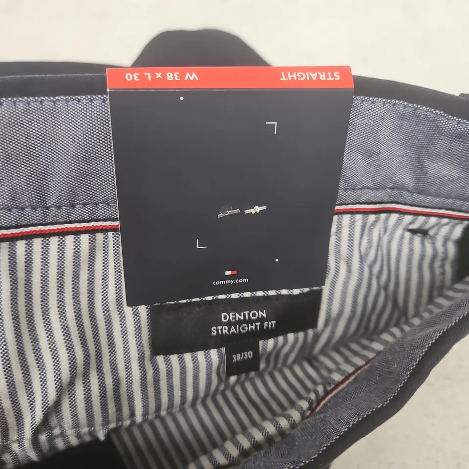 TOMMY HILFIGER CORE DENTON ESSENTIAL TROUSERS IN DESERT SKY - 38W/30L