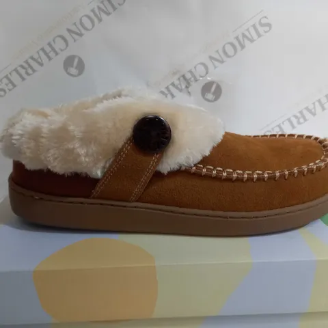 EARTH ORGANICS ES SLIPPERS - TAN - SIZE 7