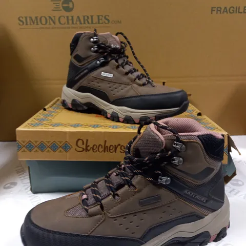 SKETCHERS HIKING BOOT SIZE 6