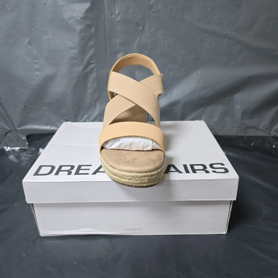 DREAM PAIRS WEDGE SANDALS - NUDE - SIZE 5.5
